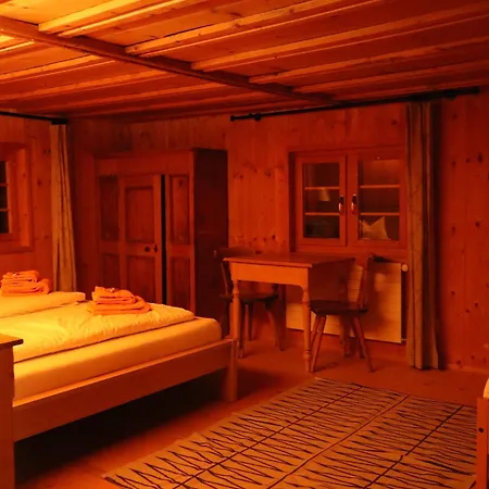 Ski- Und Berghaus Obergmeind